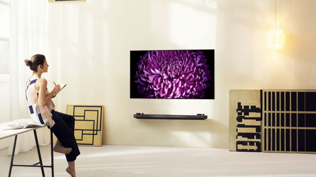 Đánh giá tivi LG OLED Signature: thiết kế hiện đại, mức giá khá cao ảnh 1