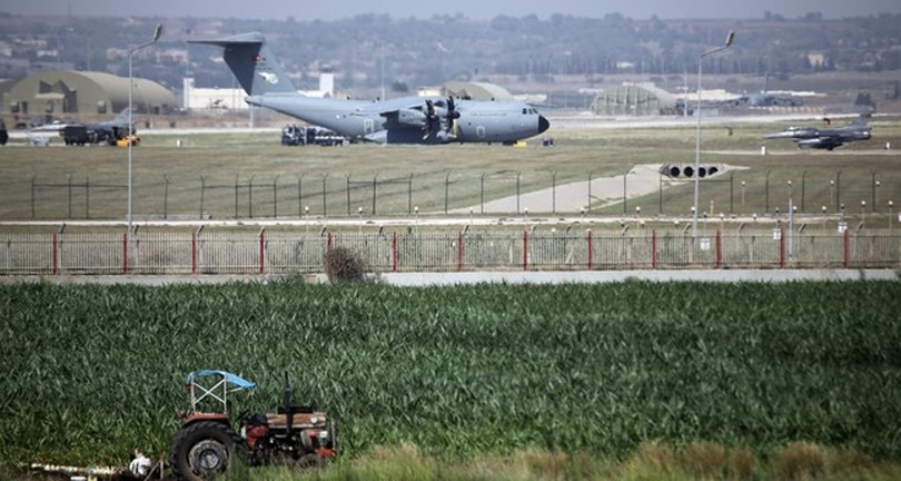 Trước dự luật quốc phòng của Quốc hội Mỹ kêu gọi trừng phạt Thổ Nhĩ Kỳ. Ankara sẽ trả đũa bằng cách đóng cửa các căn cứ của Mỹ. Ảnh: Căn cứ không quân Incirlik ở miền Nam Thổ Nhĩ Kỳ đang được Mỹ sử dụng.
