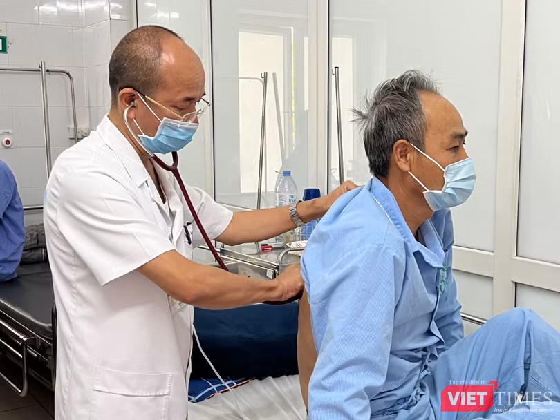  VT_ Cường khám 1.JPG