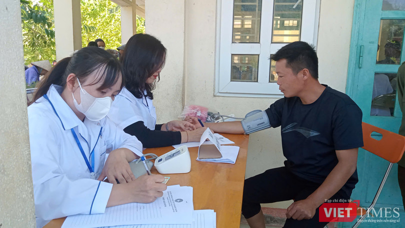 VT_Một số hình ảnh thăm, khám bệnh cho người dân tại tại 2 xã Cao Thượng, Khang Ninh, huyện Ba Bể, tỉnh Bắc Kạn 3.jpg