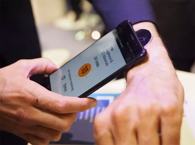 Sạc điện thoại chỉ mất 7 giây với công nghệ pin graphene, tin được không? ảnh 4