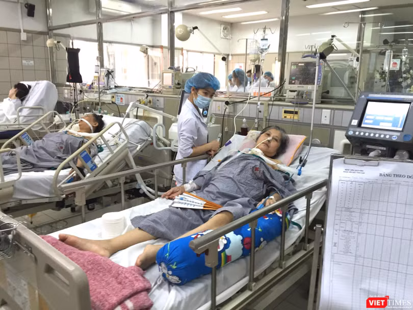 Bệnh nhân đang điều trị tại Bệnh viện Bạch Mai