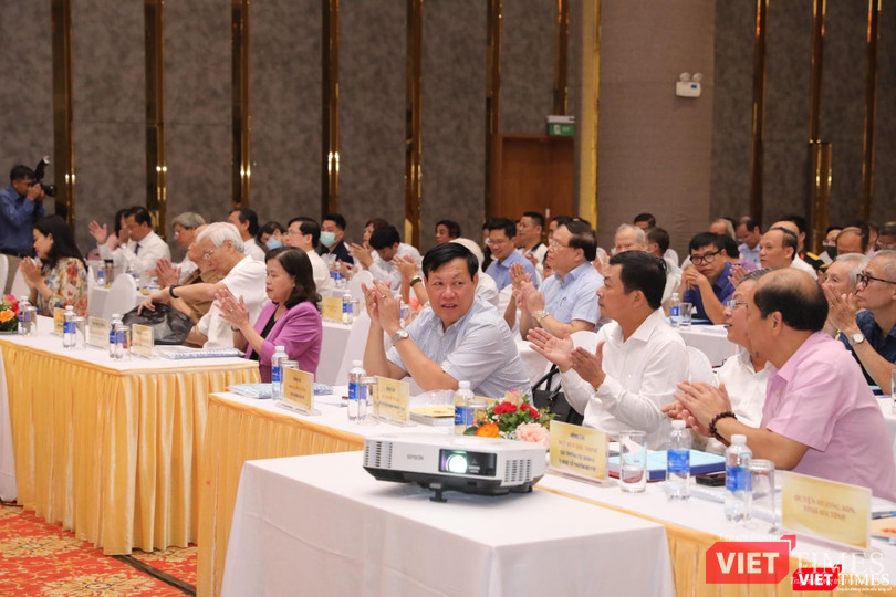 Hội thảo “Lê Hữu Trác – thân thế, sự nghiệp và tầm ảnh hưởng” thu hút gần 500 đại biểu Hội thảo “Lê Hữu Trác – thân thế, sự nghiệp và tầm ảnh hưởng” thu hút gần 500 đại biểu