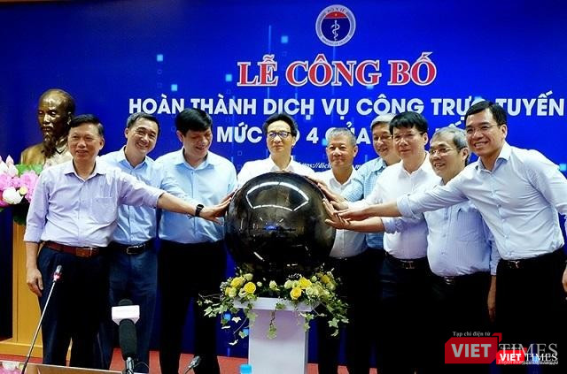 Phó Thủ tướng Chính phủ Vũ Đức Đam cùng lãnh đạo Bộ Y tế công bố hoàn thành dịch vụ công mức độ 4 thuộc thẩm quyền của Bộ Y tế Phó Thủ tướng Chính phủ Vũ Đức Đam cùng lãnh đạo Bộ Y tế công bố hoàn thành dịch vụ công mức độ 4 thuộc thẩm quyền của Bộ Y tế