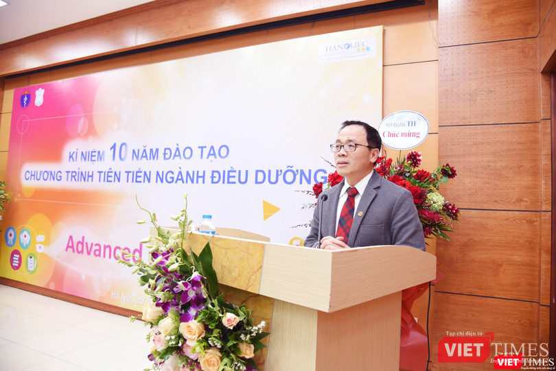 GS.TS. Tạ Thành Văn: “Chặng đường 10 năm xây dựng và phát triển của Chương trình tiên tiến đào tạo điều dưỡng của Trường Đại học Y Hà Nội là một chặng đường đầy tự hào. GS.TS. Tạ Thành Văn: “Chặng đường 10 năm xây dựng và phát triển của Chương trình tiên tiến đào tạo điều dưỡng của Trường Đại học Y Hà Nội là một chặng đường đầy tự hào.