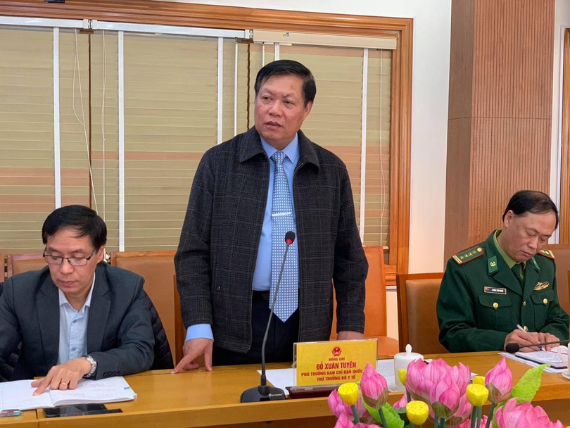 Thứ trưởng Bộ Y tế Đỗ Xuân Tuyên làm việc với Ban chỉ đạo phòng chống dịch COVID-19 của tỉnh Lào Cai Thứ trưởng Bộ Y tế Đỗ Xuân Tuyên làm việc với Ban chỉ đạo phòng chống dịch COVID-19 của tỉnh Lào Cai