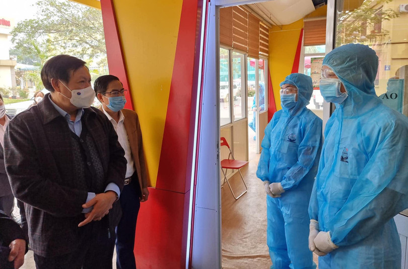 Thứ trưởng Bộ Y tế Đỗ Xuân Tuyên – Phó Ban Chỉ đạo Quốc gia phòng , chống dịch COVID-19 kiểm tra công tác phòng, chống dịch COVID-19 tại Hải Phòng