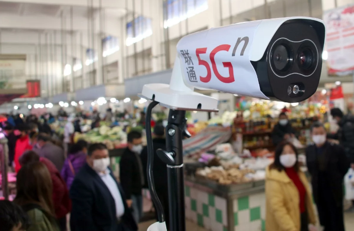 Một máy đo nhiệt độ 5G mới được đặt tại một khu chợ ở quận Wuzhong, thành phố Tô Châu, tỉnh Giang Tô của Trung Quốc, ảnh chụp ngày 20/2/2020. Ảnh: SCMP