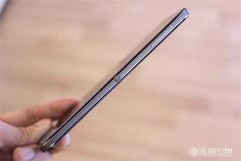 Cận cảnh smartphone BlackBerry DTEK60