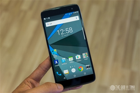 Cận cảnh smartphone BlackBerry DTEK60
