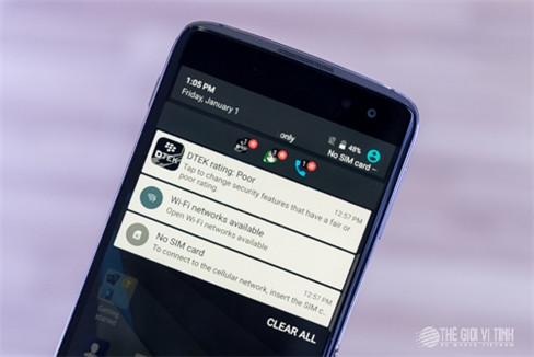 Cận cảnh BlackBerry DTEK60.