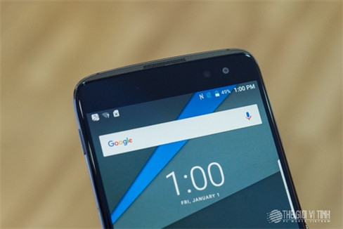 Cận cảnh smartphone BlackBerry DTEK60