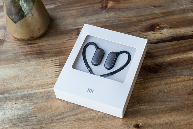 Mở hộp tai nghe Mi Sport Bluetooth vừa 'cập bến' ảnh 2