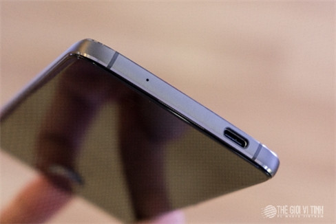 Cận cảnh smartphone BlackBerry DTEK60