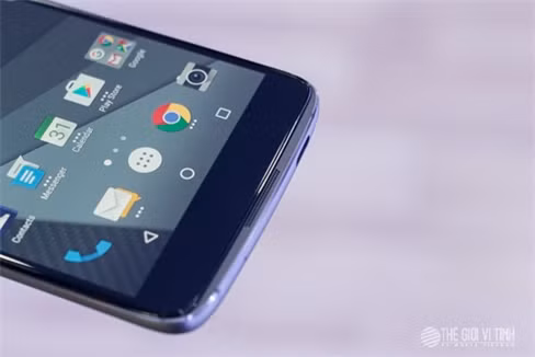 Cận cảnh BlackBerry DTEK60.