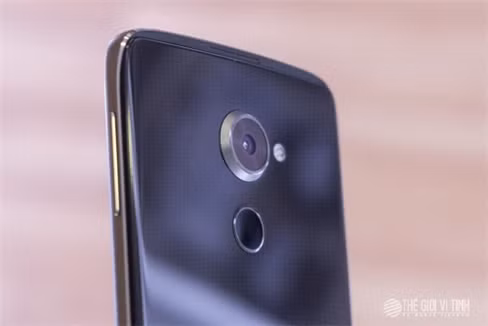 Cận cảnh smartphone BlackBerry DTEK60