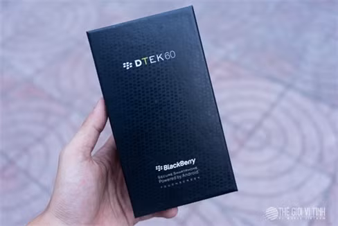 Cận cảnh smartphone BlackBerry DTEK60