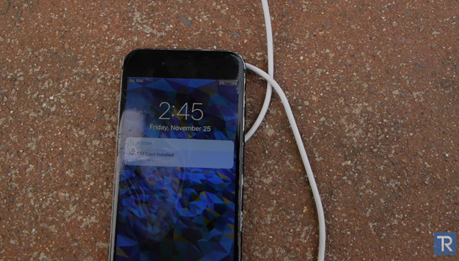 Hãi hùng iPhone 7 'hấp hối' trong axit siêu mạnh ảnh 6