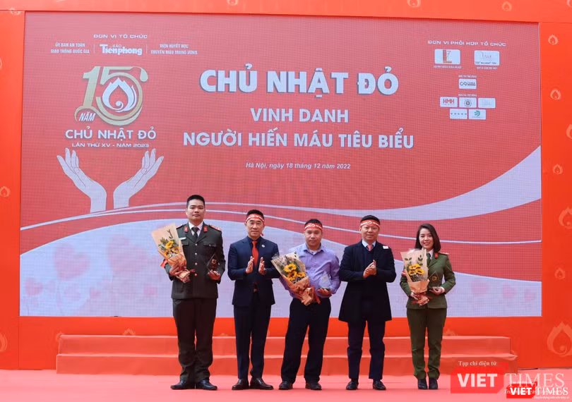 Vinh danh những người hiến máu tiêu biểu