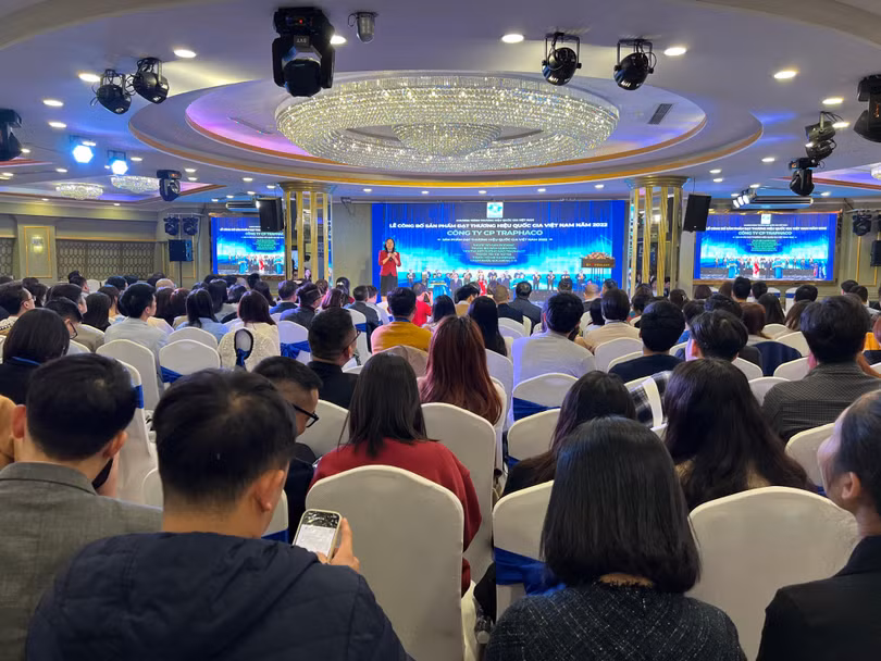 Diễn đàn “Ngành Dược đổi mới sáng tạo, tối ưu điểm chạm khách hàng” thu hút khoảng 500 đại biểu