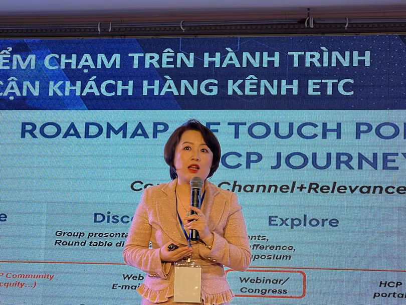 Bà Lê Phương Dung - CEO Học viện M&amp;P, Pharmaco Agency, Trưởng Ban tổ chức PMASS 2022 - thông tin: Đã xuất hiện thêm các “điểm chạm” trên nền tảng công nghệ số thay thế cho những kênh truyền thông