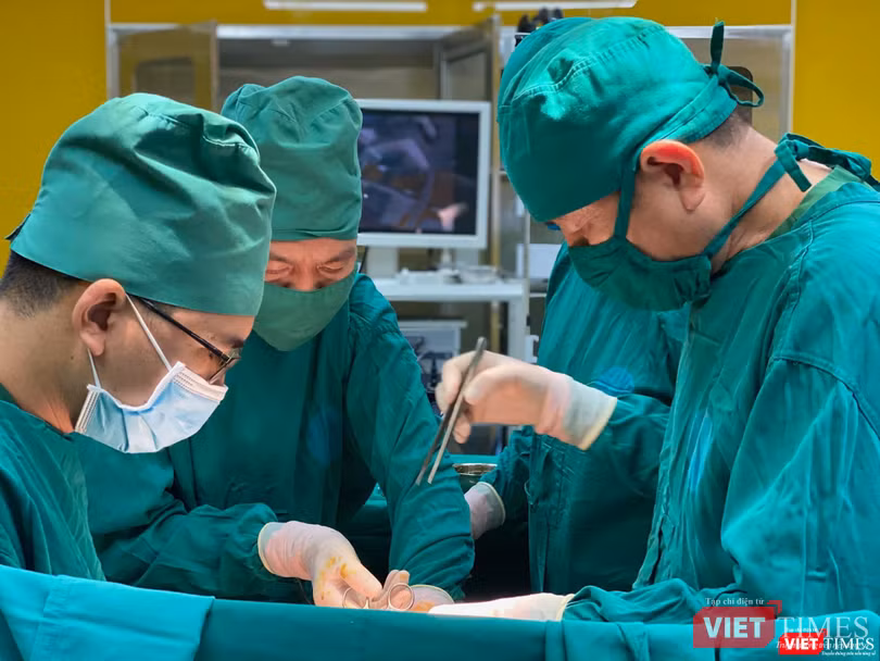 Bộ Y tế cũng đề xuất nâng cao chế độ đãi ngộ, thu hút nguồn nhân lực y tế