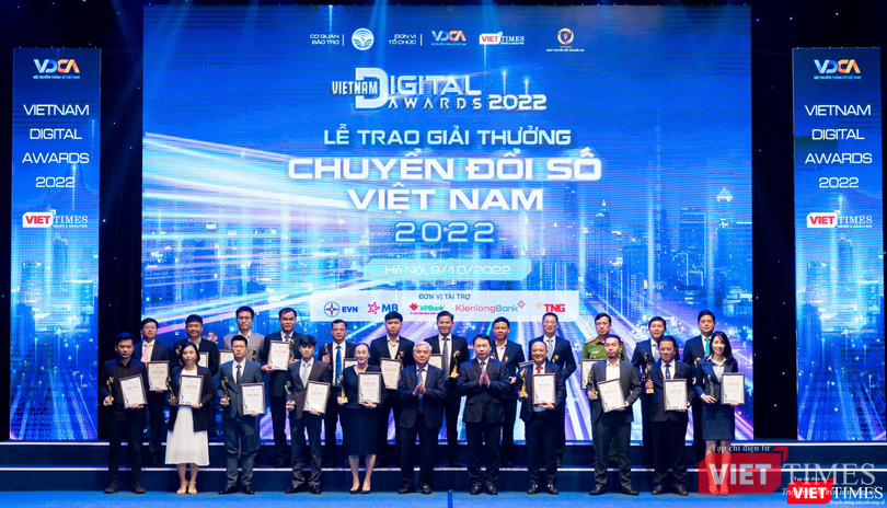 Giải thưởng Chuyển đổi số Việt Nam - một trong những dấu ấn của Hội Truyền thông số Việt Nam Giải thưởng Chuyển đổi số Việt Nam - một trong những dấu ấn của Hội Truyền thông số Việt Nam