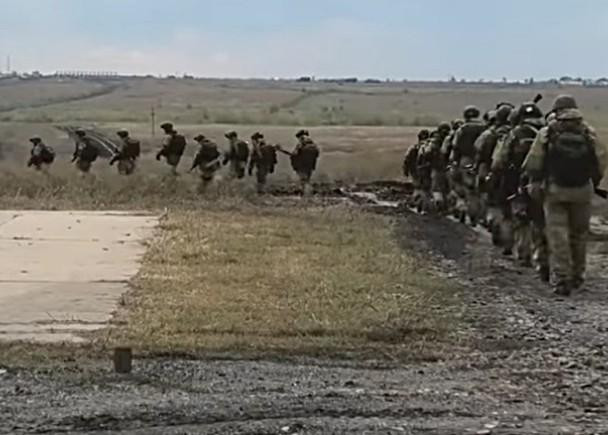 Nga đưa thêm quân tới sát biên giới phía Đông Ukraine (Ảnh: Đông Phương).