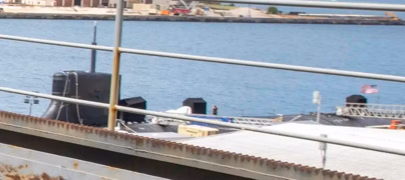 Bức ảnh chính thức đầu tiên về con tàu lộ diện sau sự cố (Ảnh: Sina).