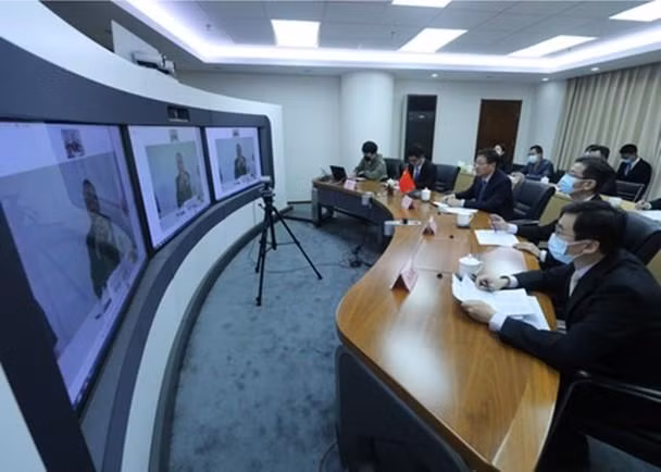 Đoàn Trung Quốc tham gia cuộc đối thoại trực tuyến Trung - Nhật về biển Hoa Đông hôm 10/11 (Ảnh: Đông Phương). Đoàn Trung Quốc tham gia cuộc đối thoại trực tuyến Trung - Nhật về biển Hoa Đông hôm 10/11 (Ảnh: Đông Phương).