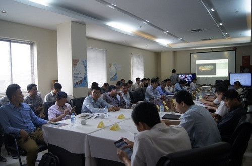 Các nhóm chuyên gia tại 3 điểm cầu Việt Nam nhận đề tài từ đầu cầu Nhật Bản.