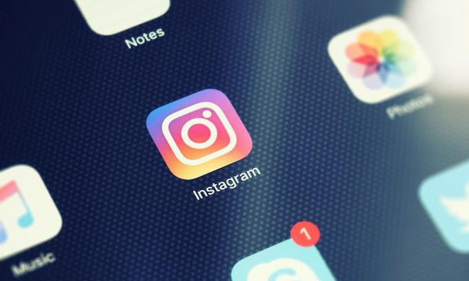 Ứng dụng Instagram trên điện thoại. Ảnh: Reuters.