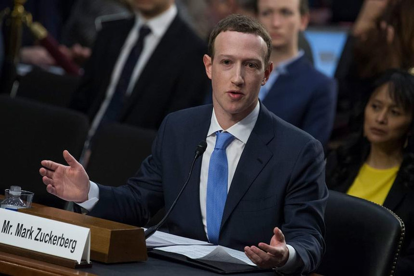Mark Zuckerberg đối mặt với nhiều rắc rối khi điều hành Facebook. Ảnh: CNBC.