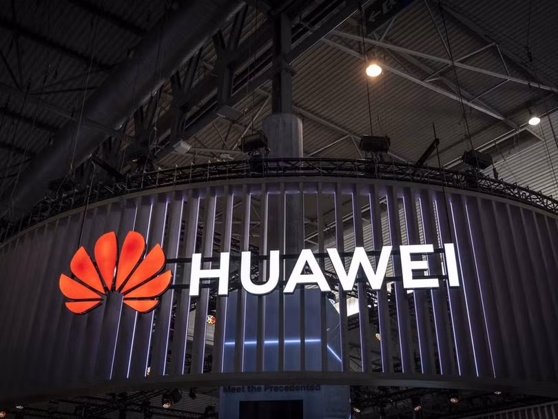 Ông Trum tuyên bố hủy bỏ lệnh cấm Huawei được ban hành hồi tháng 5, cho phép các công ty Mỹ tiếp tục bán sản phẩm cho Huawei.