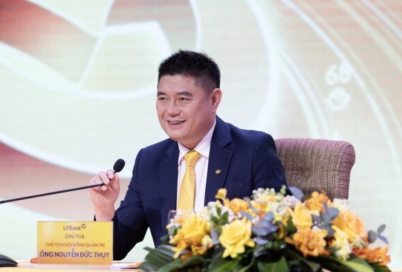 Ông Nguyễn Đức Thuỵ sẽ nhận 177 tỷ đồng cổ tức từ LPBank 