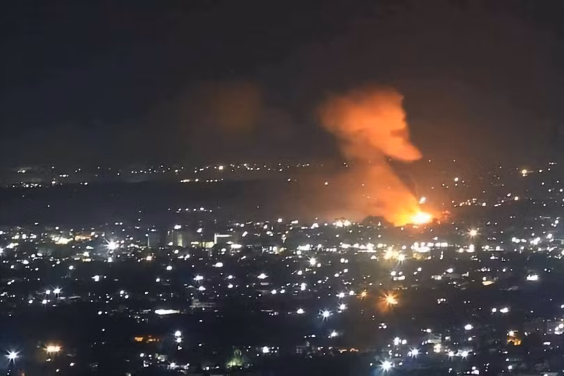 Vu chay no nhin tu xa.png