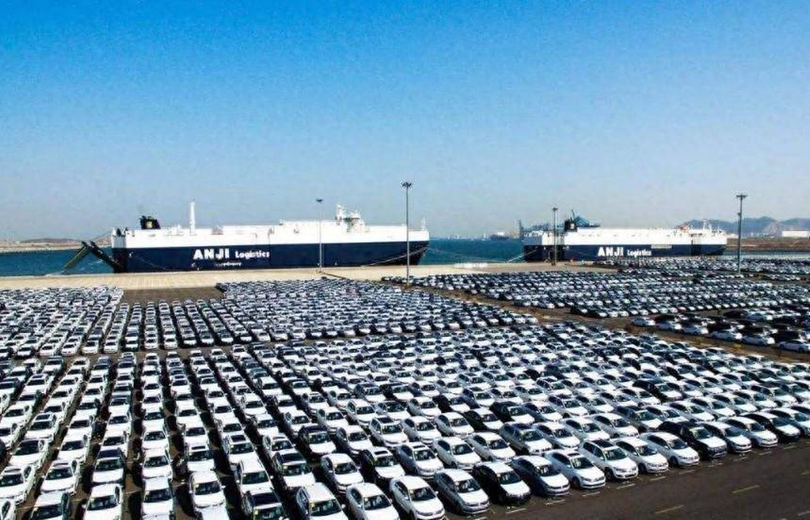 Xe dien ton dong o các cang chau Au.png