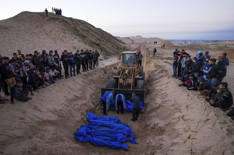 Xe ui vui xac nguoi dan Gaza.jpg