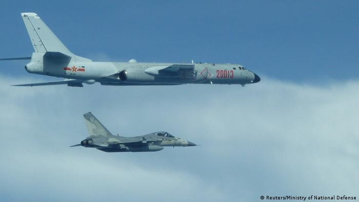 Máy bay quân sự Trung Quốc liên tục bay vào vùng nhận dạng phòng không Đài Loan (Ảnh: Deutsche Welle). Máy bay quân sự Trung Quốc liên tục bay vào vùng nhận dạng phòng không Đài Loan (Ảnh: Deutsche Welle).