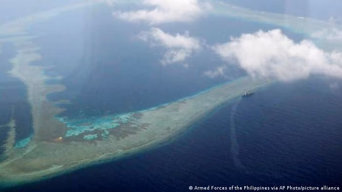 Trung Quốc và Philippines hiện đang có tranh chấp nghiêm trọng về chủ quyền bãi Scaborogh (Ảnh: AP). Trung Quốc và Philippines hiện đang có tranh chấp nghiêm trọng về chủ quyền bãi Scaborogh (Ảnh: AP).