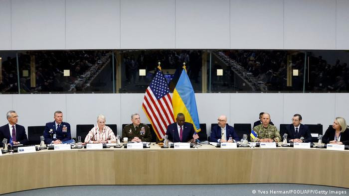 Bộ trưởng Quốc phòng Mỹ Lloyd Austin chủ trì Hội nghị Nhóm lực lượng Quốc phòng Ukraine tại Brussels ngày 15/6. Bộ trưởng Quốc phòng Mỹ Lloyd Austin chủ trì Hội nghị Nhóm lực lượng Quốc phòng Ukraine tại Brussels ngày 15/6.