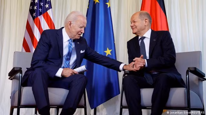 Tổng thống Mỹ Joe Biden và Thủ tướng Đức Olaf Scholz (Ảnh Reuters).