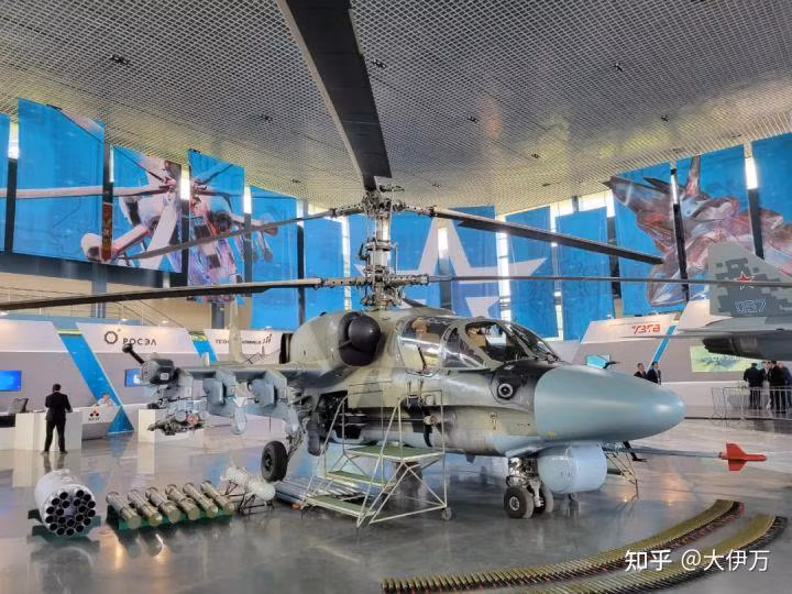 Tên lửa 305 được trang bị cho trực thăng vũ trang Ka-52 (Ảnh: Zhihu).