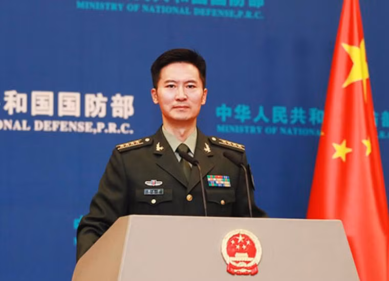 Ông Đàm Khắc Phi, Người phát ngôn Bộ Quốc phòng Trung Quốc.