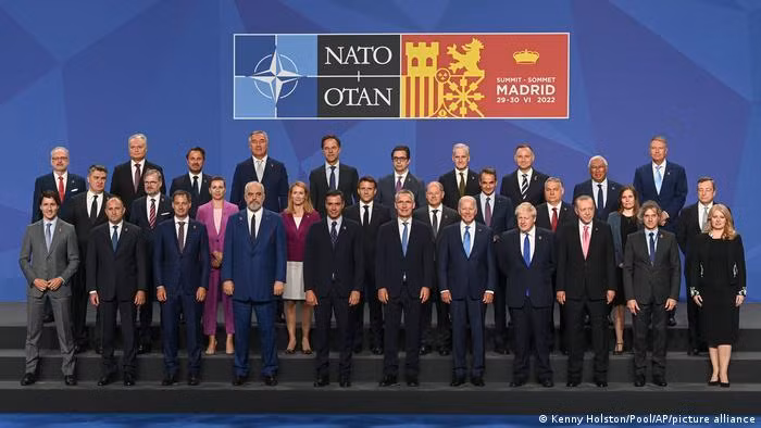 Các đại biểu tham dự Hội nghị thượng đỉnh NATO (Ảnh: AP). Các đại biểu tham dự Hội nghị thượng đỉnh NATO (Ảnh: AP).