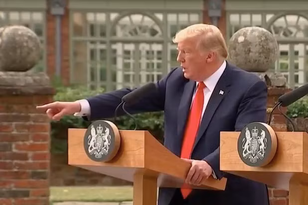 Tổng thống Trump tại buổi họp với chung với Thủ tướng Anh Theresa May. Nguồn ảnh: www.thewrap.com