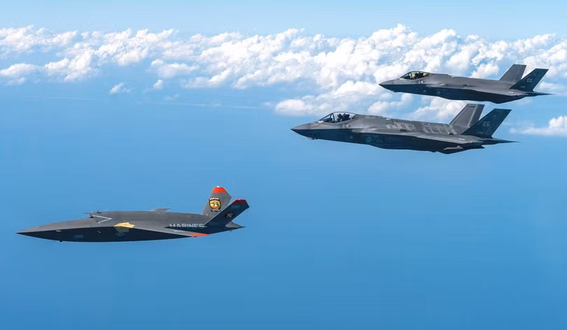 xq-58a-bay-phoi-hop-voi-f-35a-7550.png