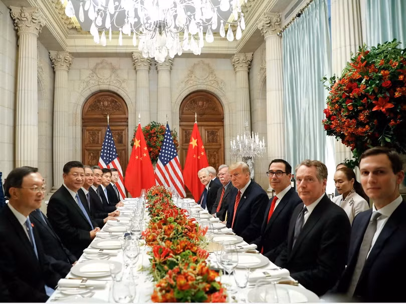 Thành phần hai đoàn trong buổi ăn tối - làm việc kéo dài 150 phút.