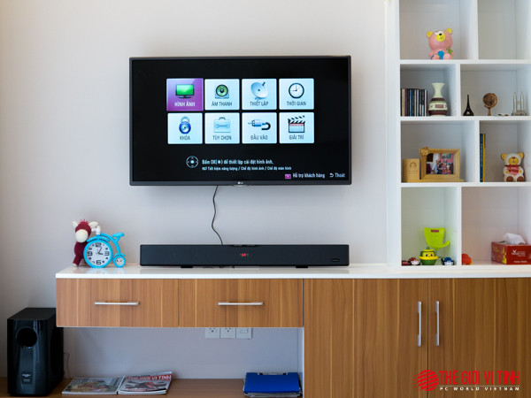 Soundmax Soundbar SB-217 vừa vặn cho cả nhưng mẫu TV khung hình trên 40 inch. Trọn bộ Soundmax Soundbar SB-217 có tổng công suất ở mức 95W.