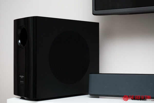 Loa sub trang bị driver đường kính đến 6,5 inch.